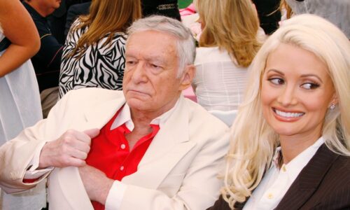 Holly Madison recounts 'weird scene' at Hugh Hefner's Playboy Mansion