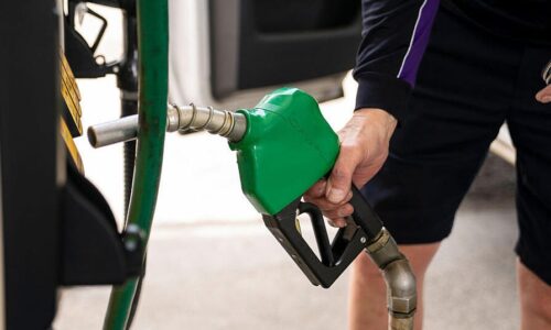 Hottest U.S. gas prices in years leave drivers feeling burned
