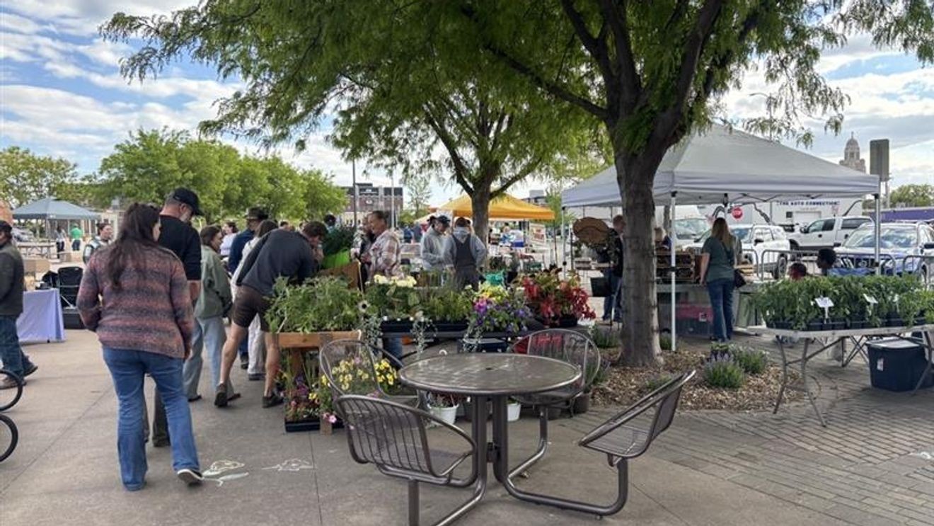 Hub Farmers Market kicks off seventh season in Lincoln