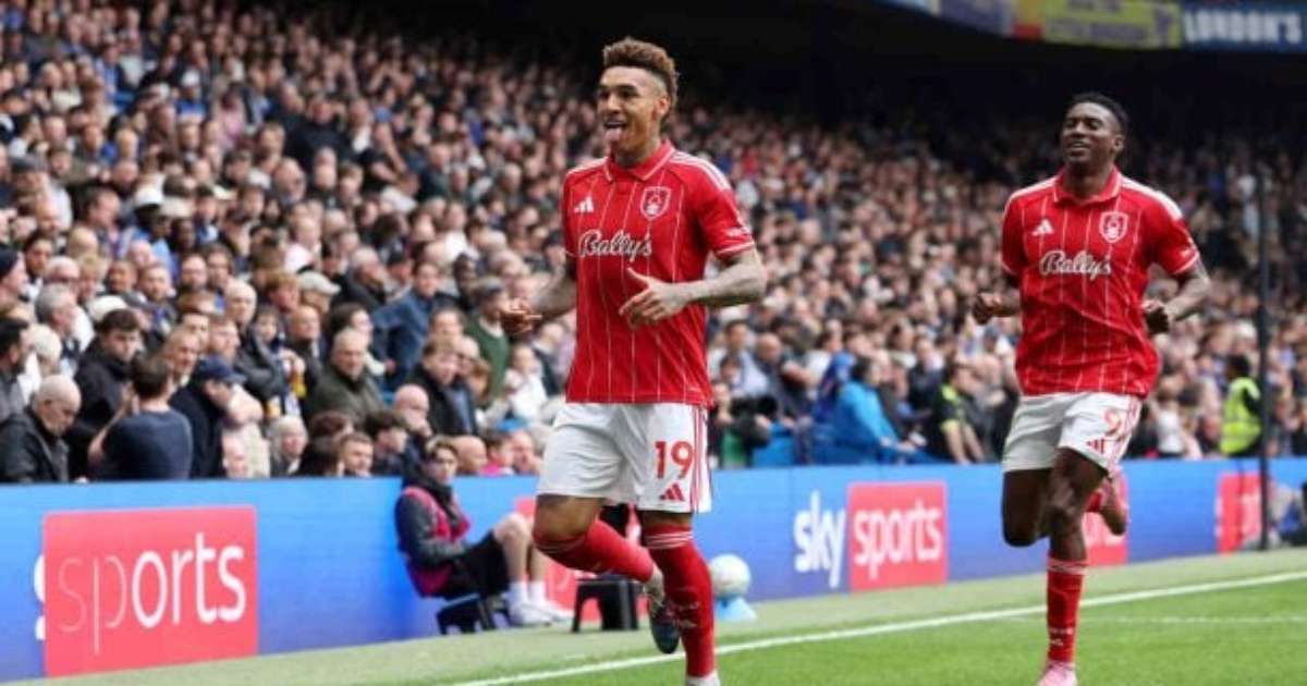 Igor Jesus celebra nascimento do primeiro filho