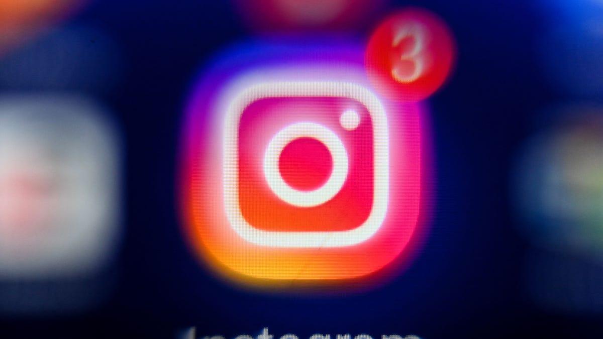 Is Instagram down? Thousands report issues with mobile app, website
