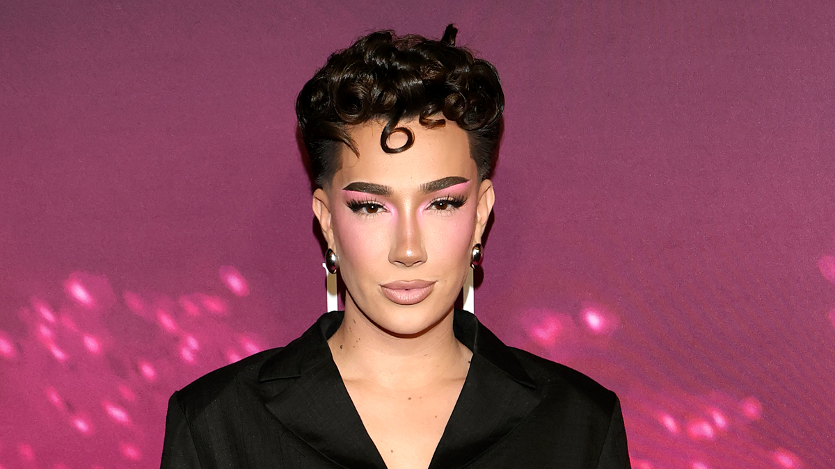 James Charles Slammed for Calling a Former Spirit Airlines Employee a ‘Lazy Piece of S-t’ for Sending Him a GoFundMe Link – Just Jared – Celebrity News and Gossip