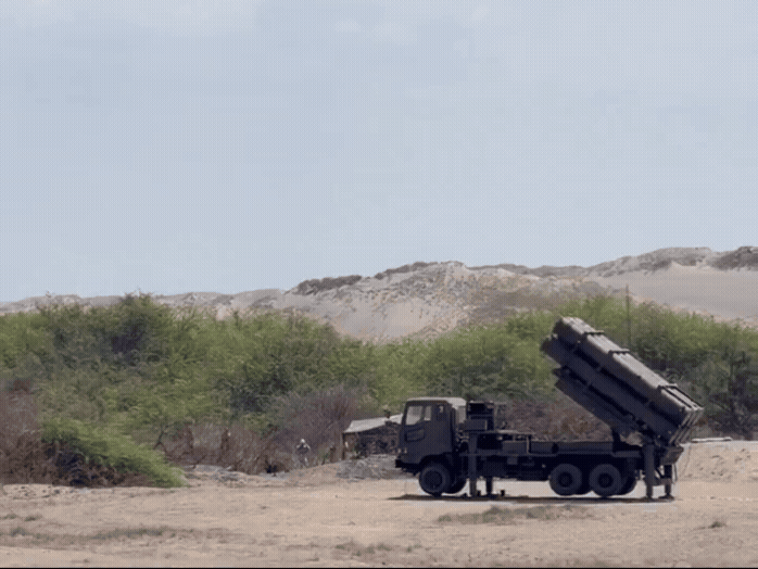 Japão dispara mísseis e afunda navio durante exercícios militares, irritando a China