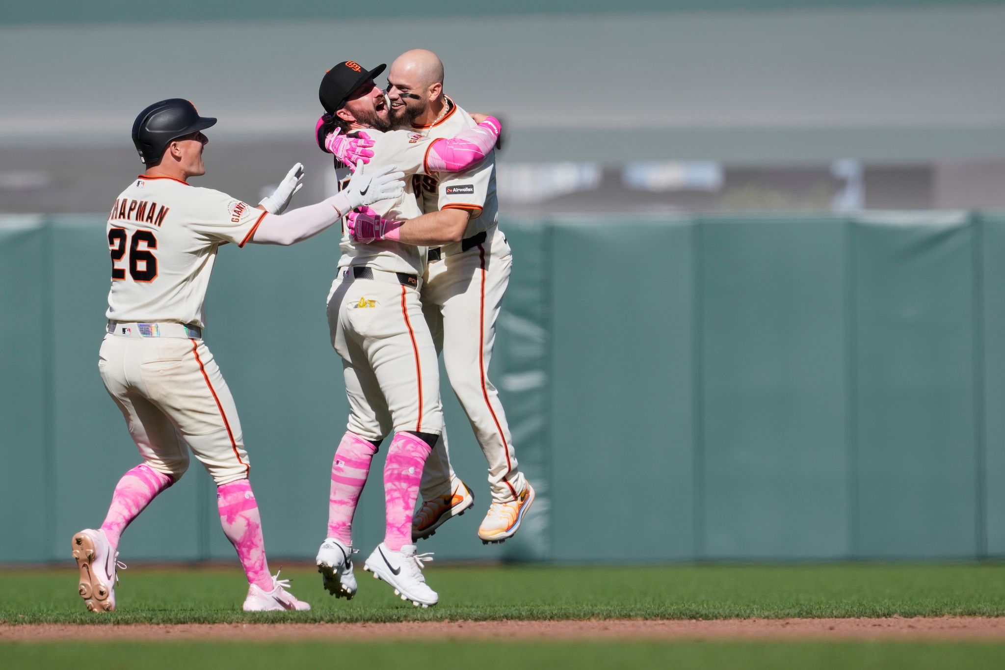Jesus Rodriguez gives Giants 12th-inning walk-off win vs. Pirates