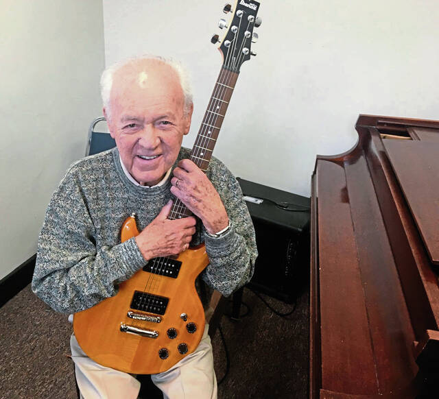 Joe Negri, jazz guitar virtuoso and Mr. Rogers’ ‘Handyman,’ dies at nearly 100