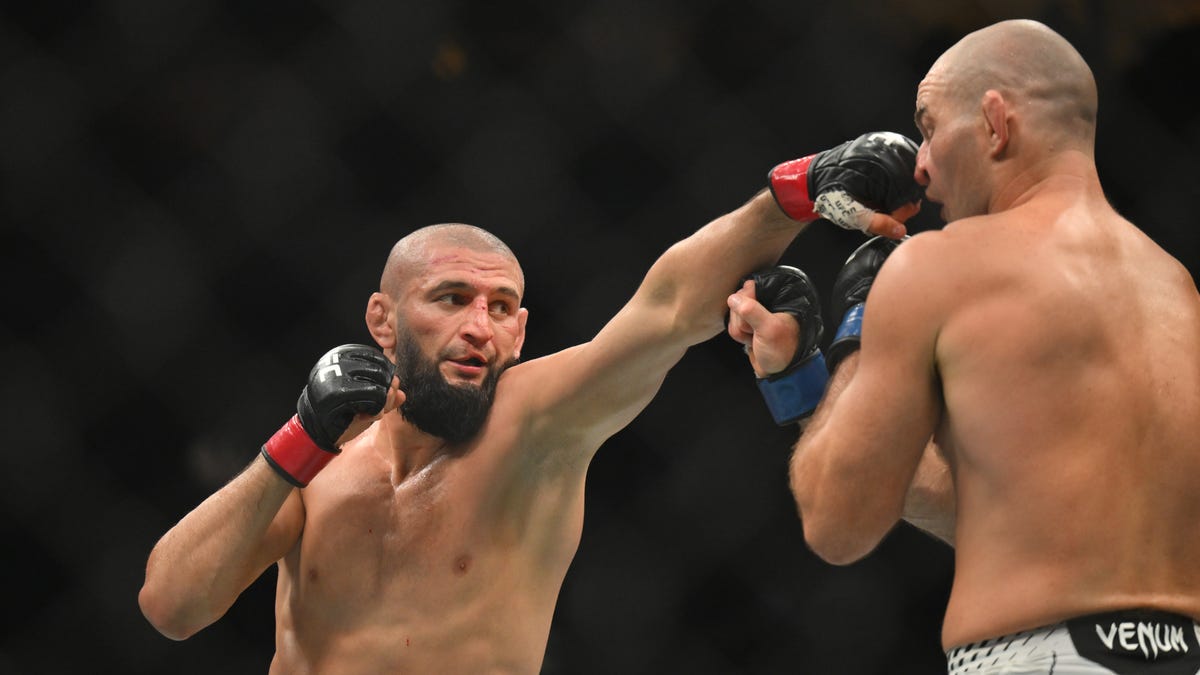 John McCarthy agrees with judges that Strickland beat Chimaev