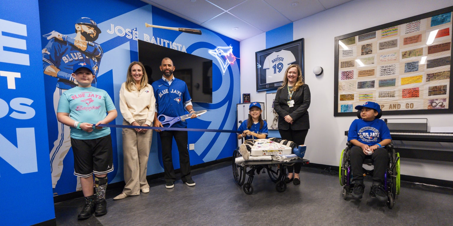 José Bautista, Blue Jays unveil hospital teen lounge upgrade