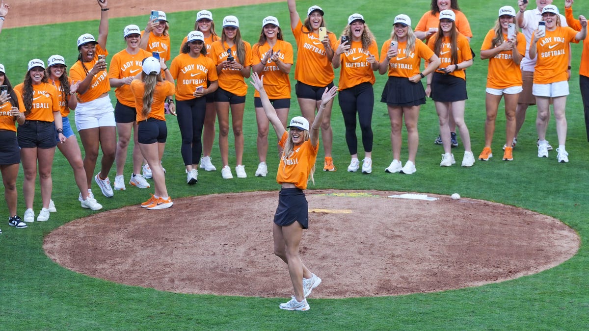 Karlyn Pickens, Lady Vols first pitch for Savannah Bananas at Neyland Stadium