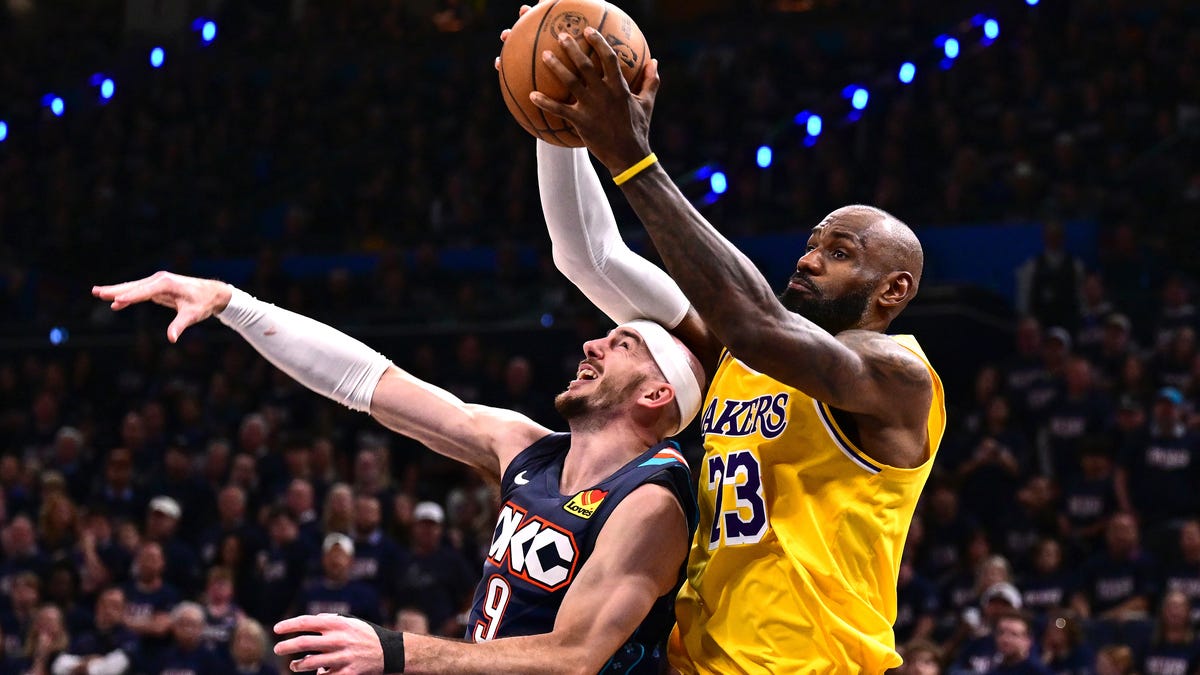 Lakers star caught yelling NSFW words to Alex Caruso