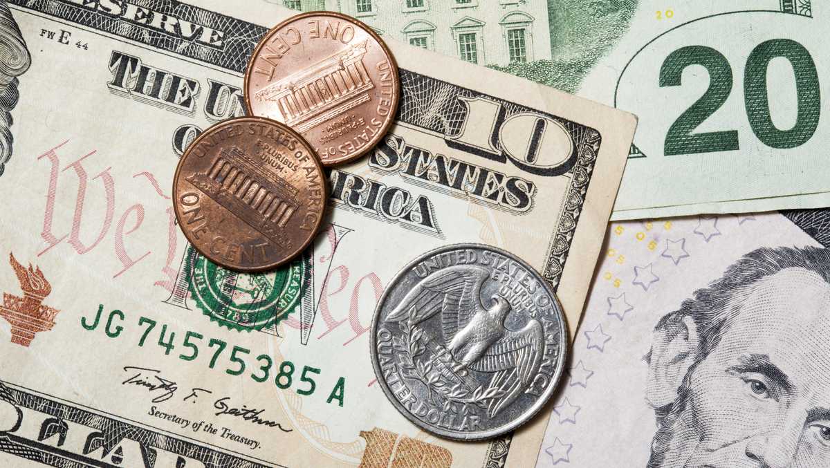 Lawmakers introduce bill to raise federal minimum wage to $25 an hour