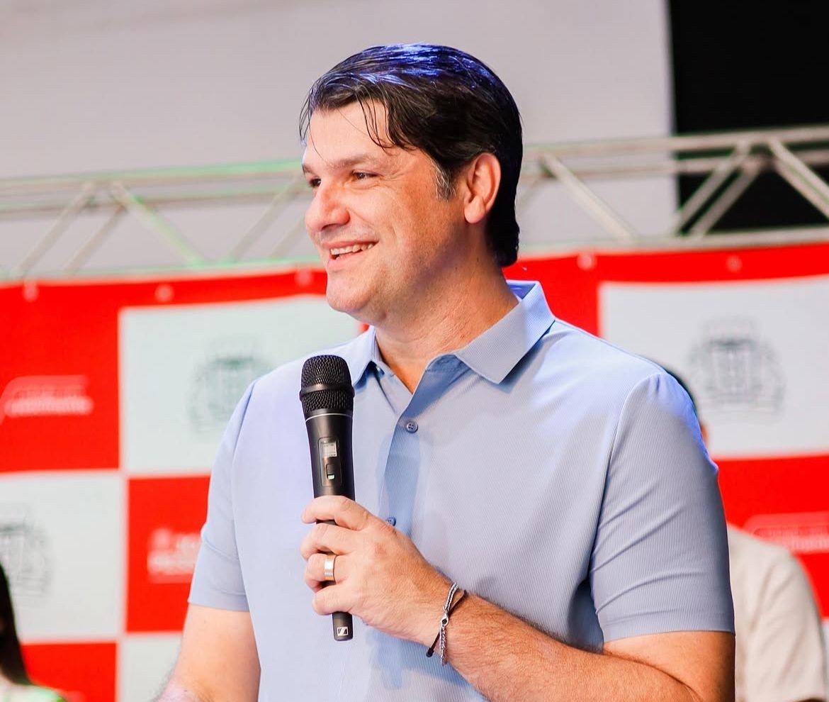 Leo Bezerra anuncia calendário de pagamentos de maio e junho e metade do 13º para servidores de João Pessoa