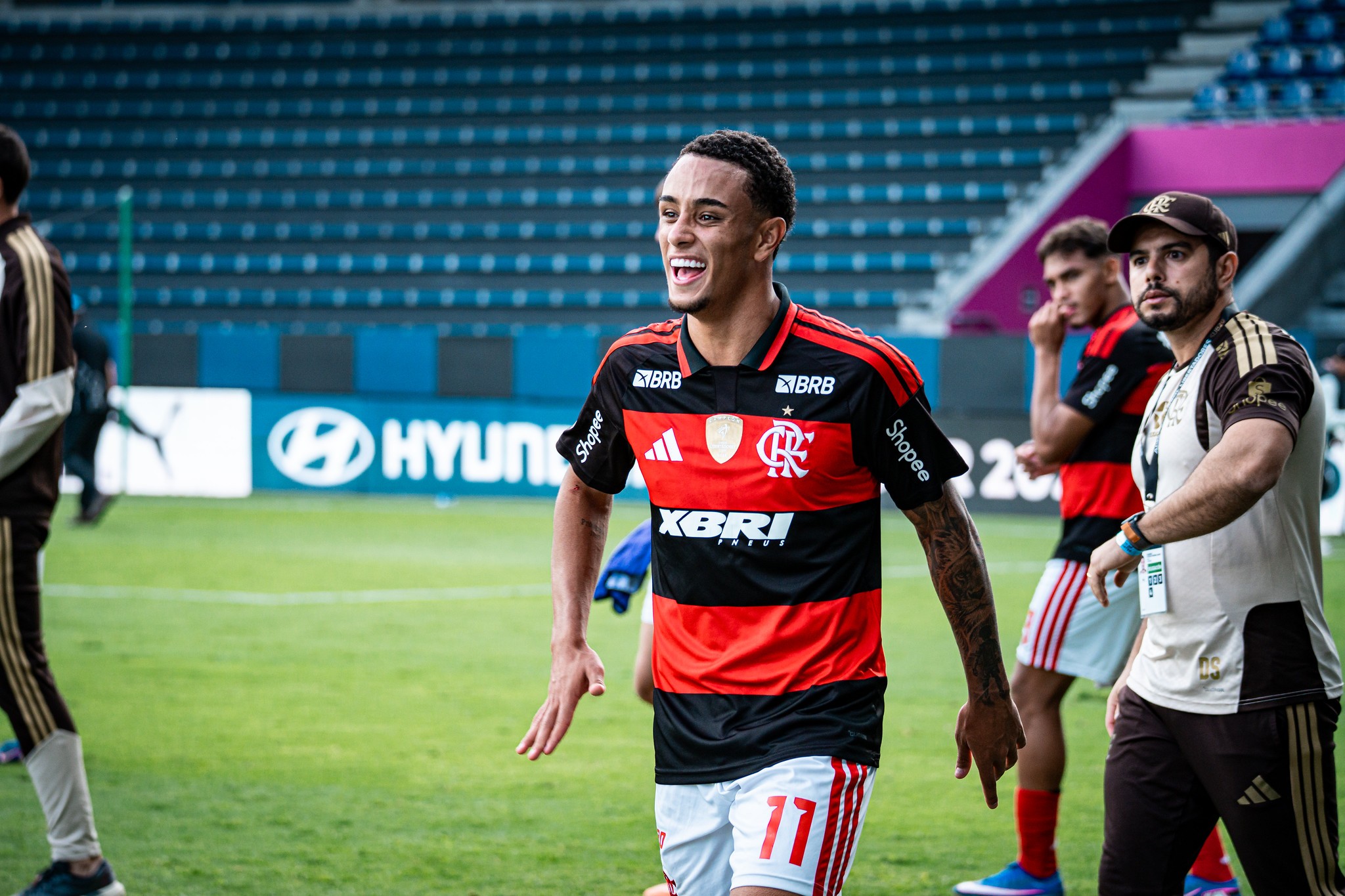 Lille entra na briga por Ryan Roberto e Flamengo dá ok pra valor; veja