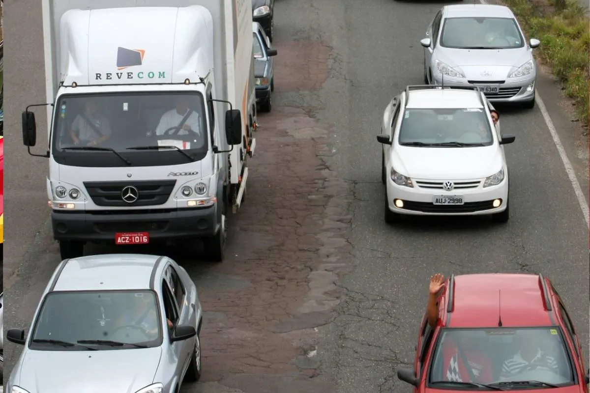Linha Verde virada no caos em diferentes bairros