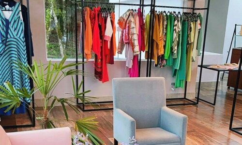 Mega bazar das mães une moda, gastronomia e solidariedade em Curitiba