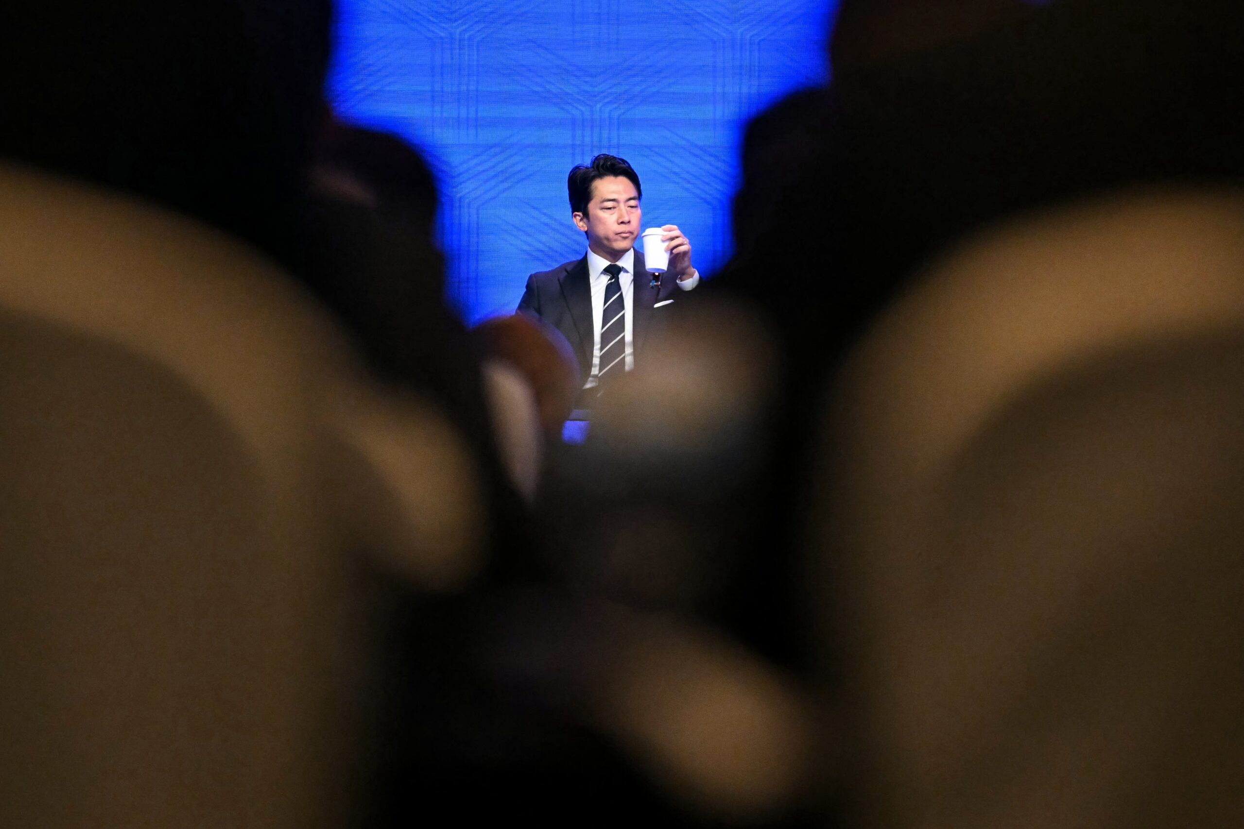 Ministro da Defesa japonês critica a China em fórum de segurança