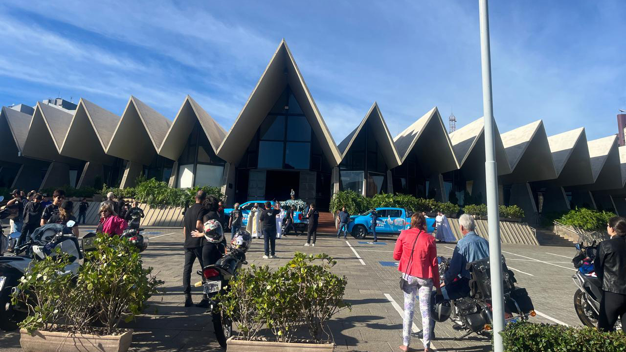 Motociata leva imagem de São José até o Seminário e marca início das celebrações na Festa do Trabalhador