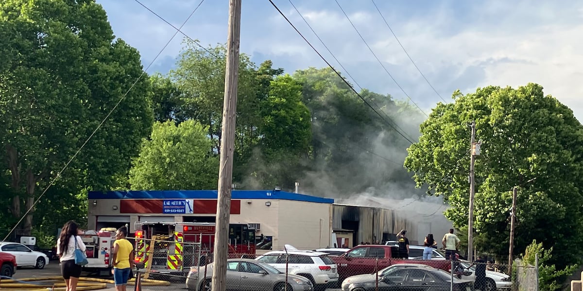 Multiple units respond to Huntsville business fire