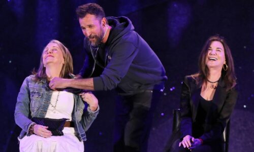 Noah Wyle Gives Fans Physicals as Dr. Robby at Charity Auction