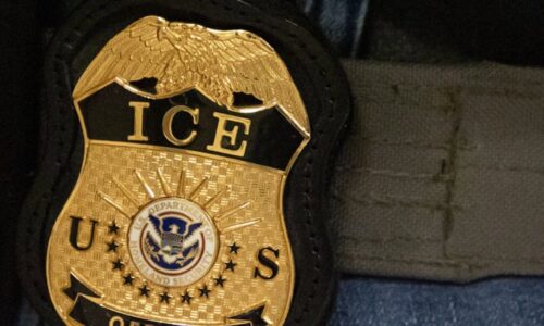 Nueva York restringirá cooperación con el ICE pese a las amenazas del zar fronterizo