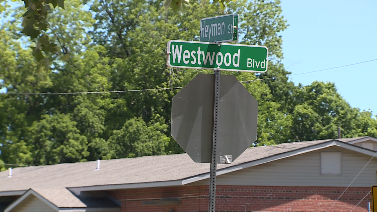OKC police search for suspect after deadly apartment shooting