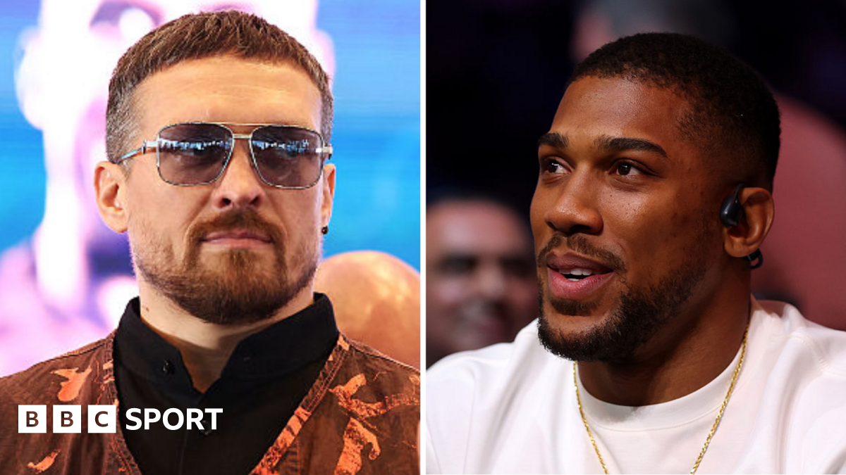Oleksandr Usyk helping Anthony Joshua before Tyson Fury meeting