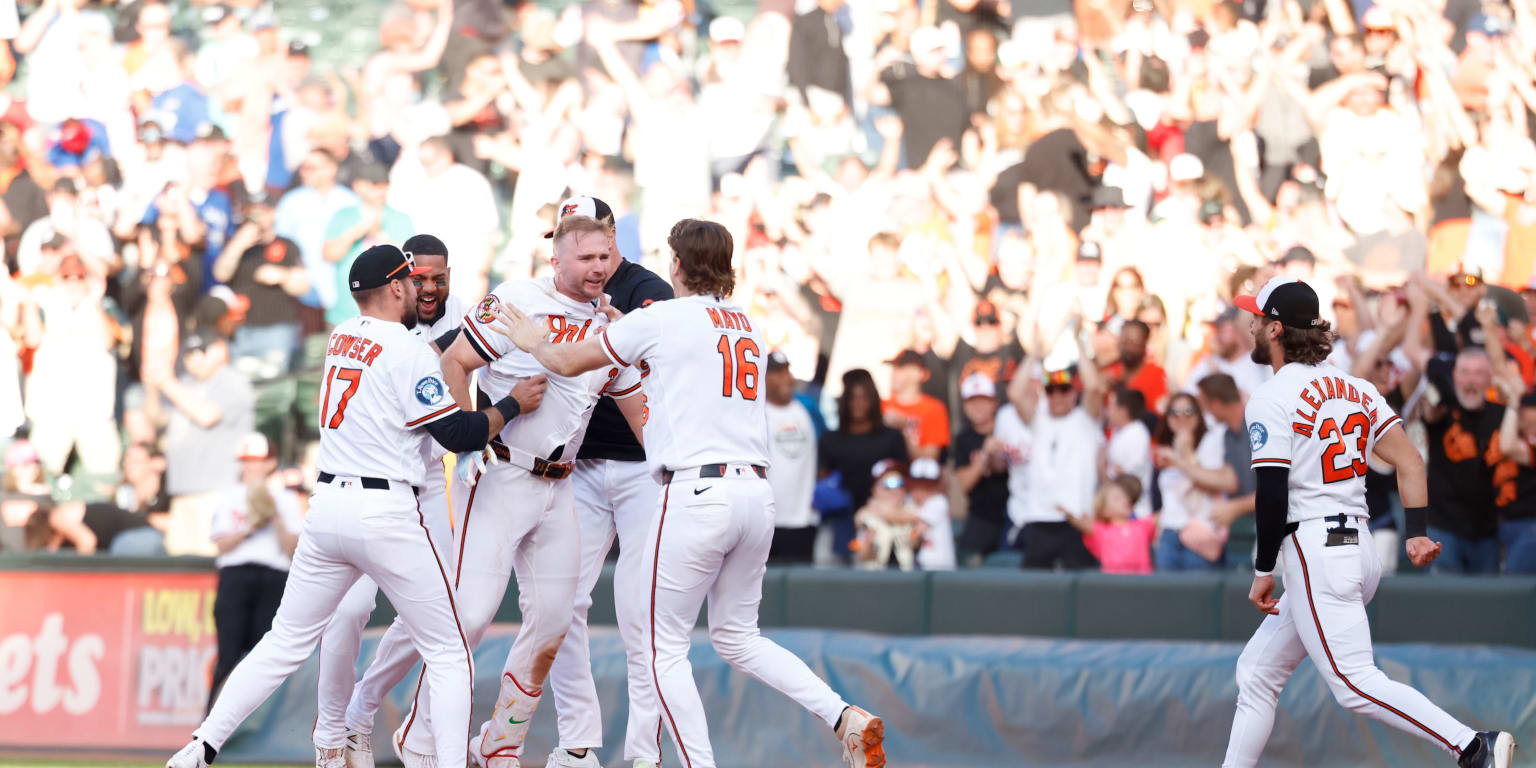 Orioles beat Blue Jays behind ninth-inning comeback