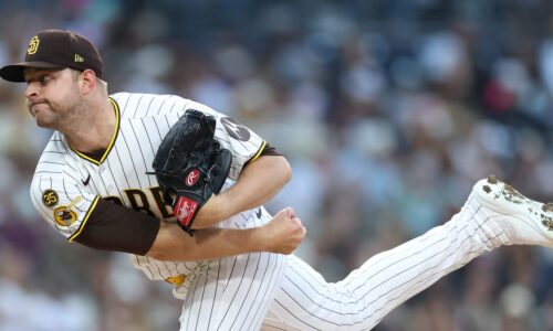 Padres drop series opener to Cardinals