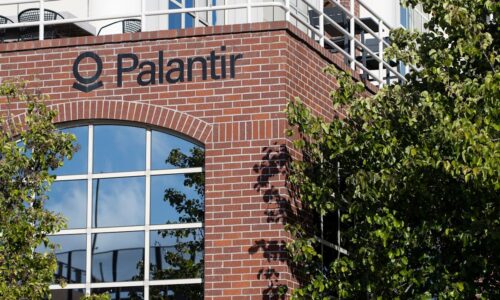 Palantir stock tumbles as Q1 revenue, profit beats fail to impress