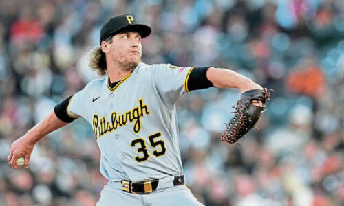 Pirates erupt for season-high 20 hits in blowout win over Giants