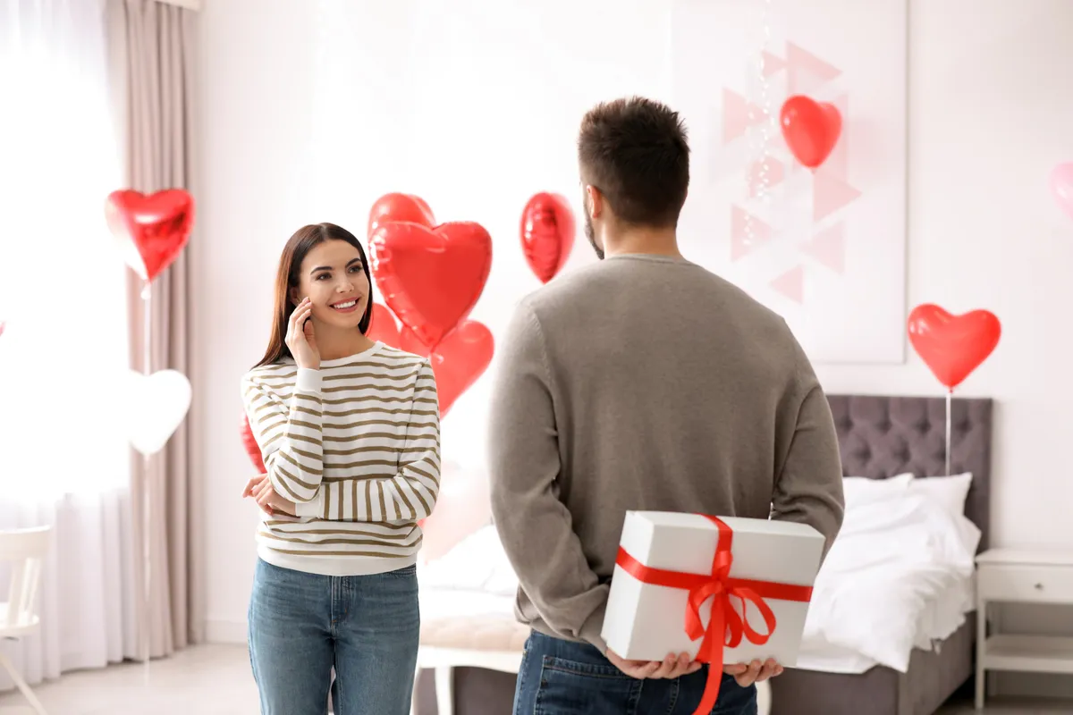 Qual é o presente perfeito para cada signo no Dia dos Namorados? Veja como agradar o seu amor