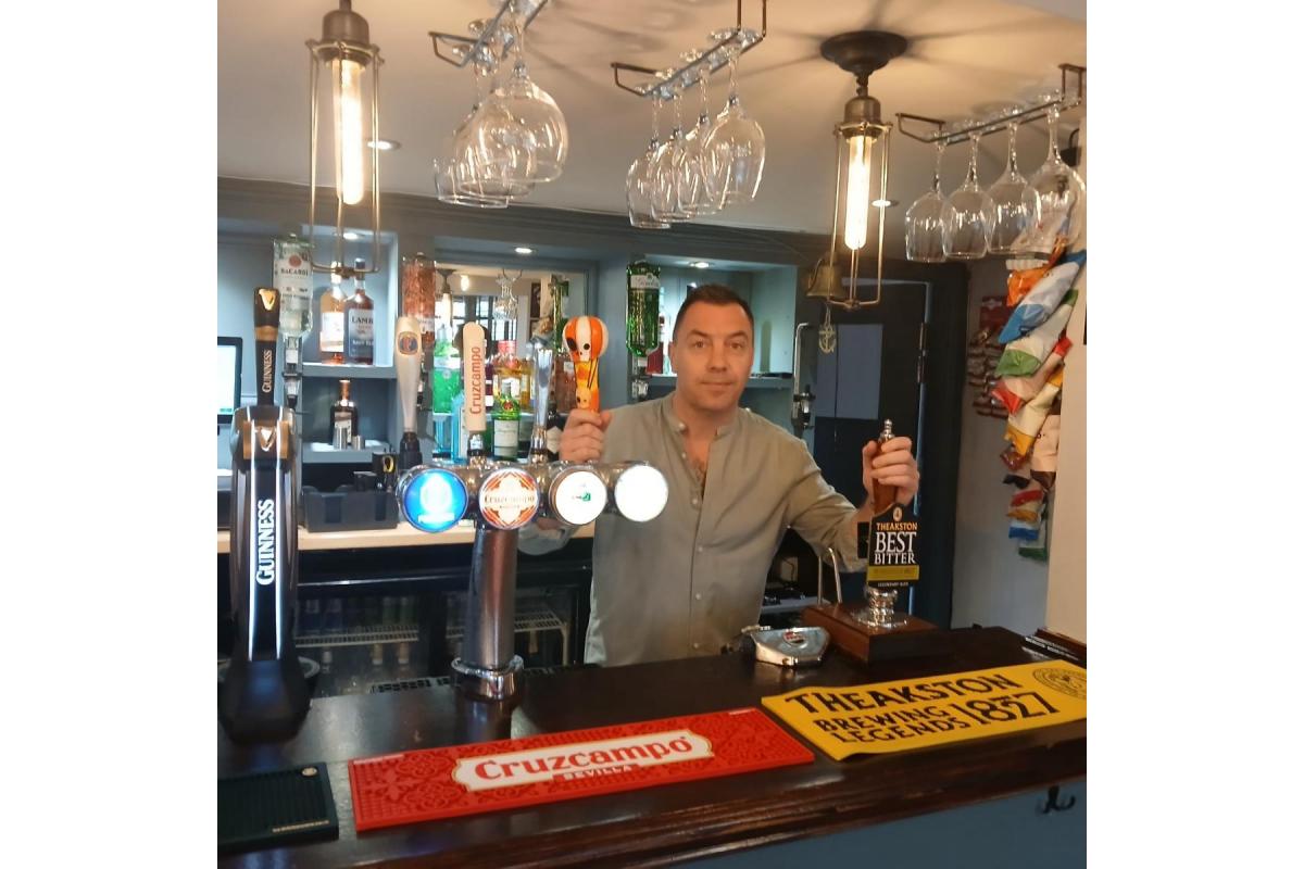 Robbie Williams impersonator brings sweet music to re-opened North Yorkshire pub