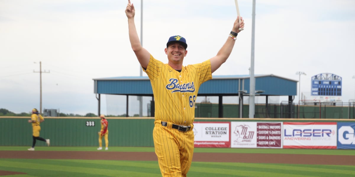 Savannah Bananas players, coach, owner discuss pop-up game in Navasota