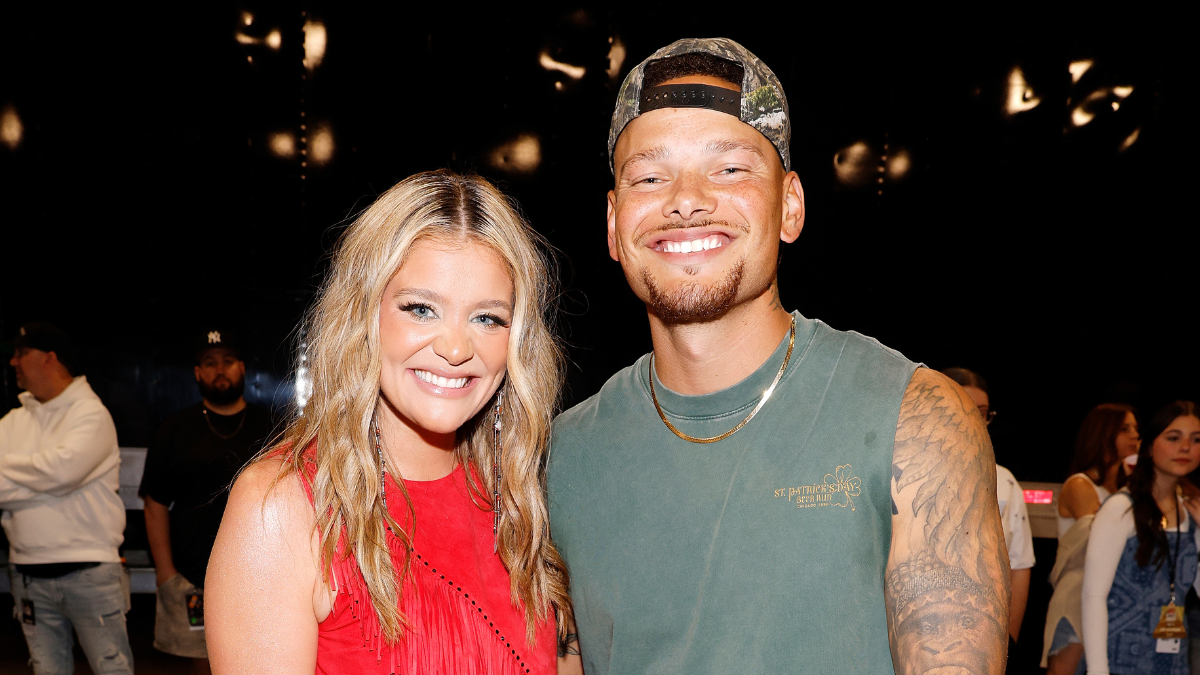 See Lauren Alaina, Kane Brown Reunite Backstage At iHeartCountry Festival | 103.5 WEZL