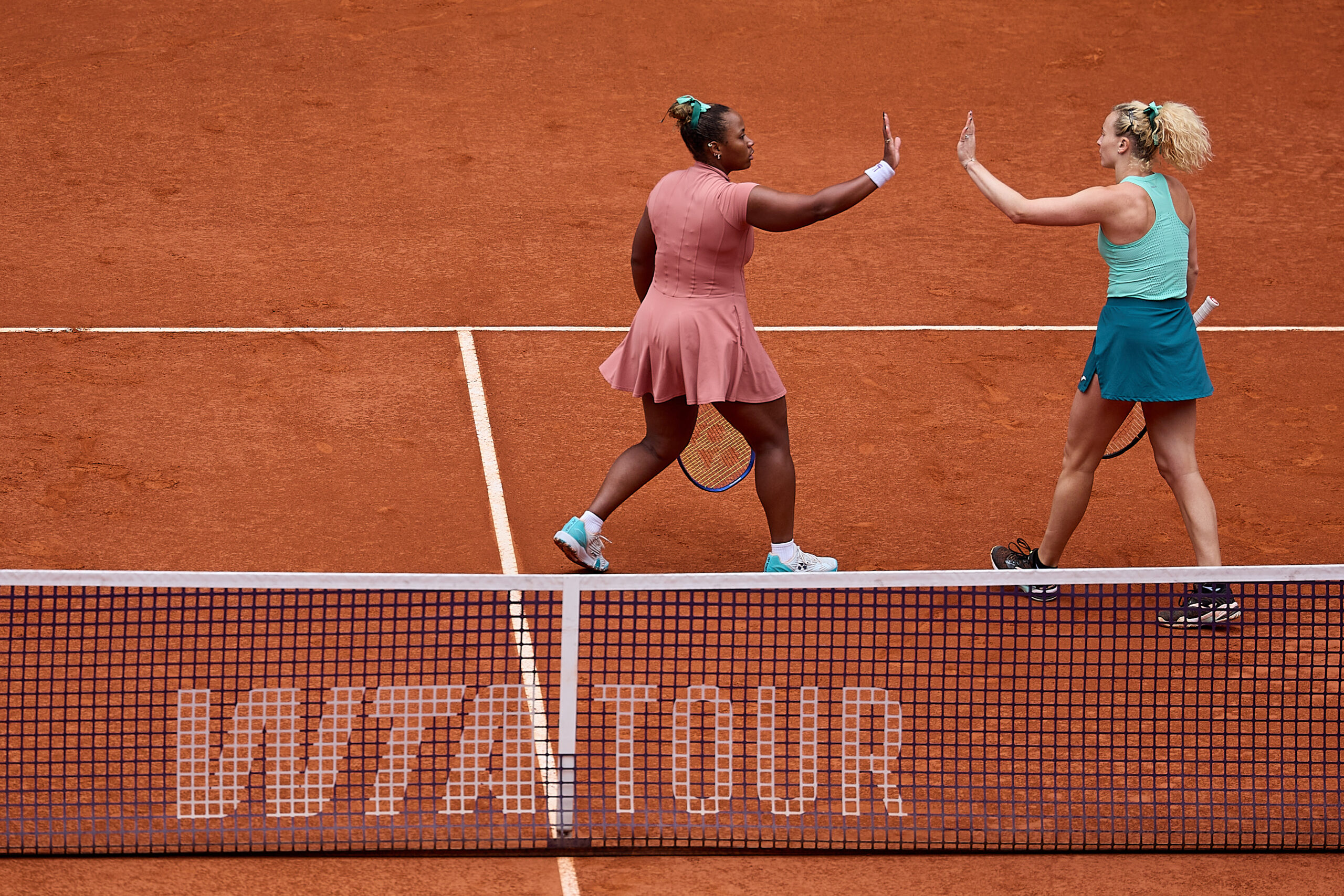Siniakova and Townsend capture third straight WTA 1000 title in Madrid