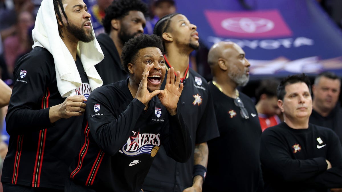 Sixers credit Kyle Lowry for keeping team together amid tough position