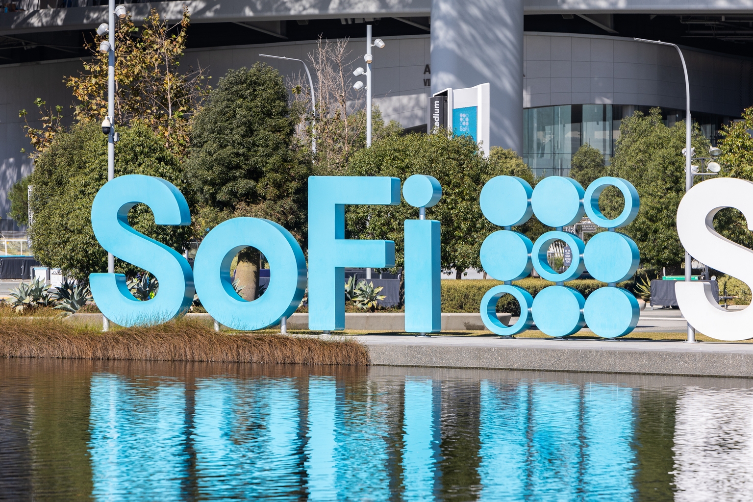 SoFi Is Down 50% – I’m Buying More (NASDAQ:SOFI)