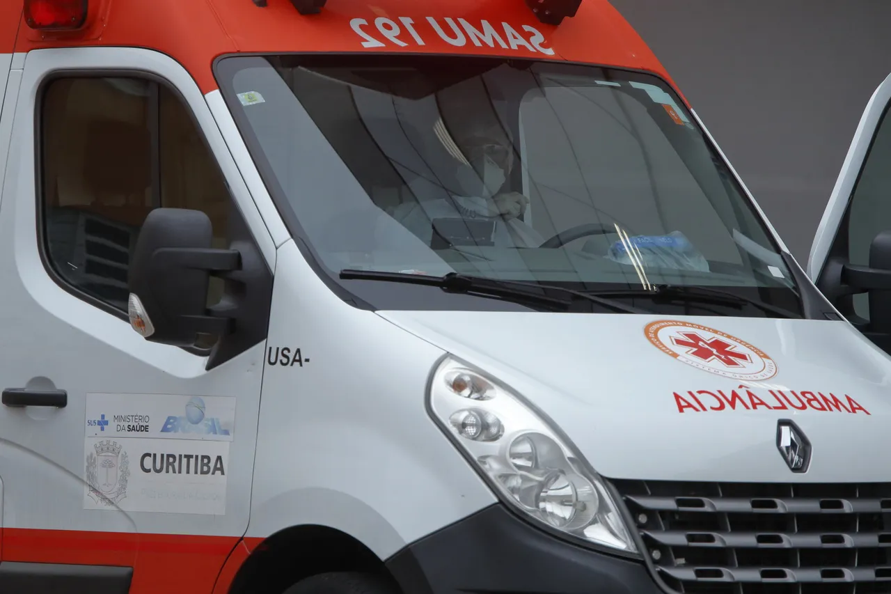 Socorrista é atingido por carro enquanto isolava local de acidente na Grande Curitiba