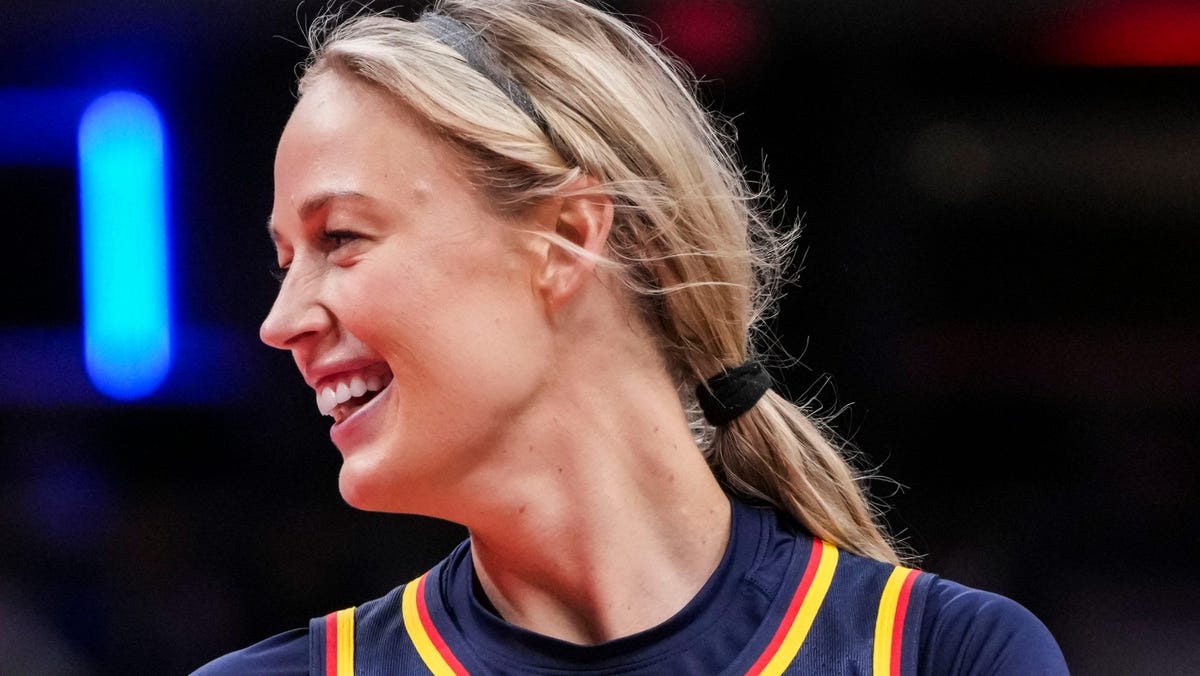 Sophie Cunningham makes her Sports Illustrated Swimsuit debut