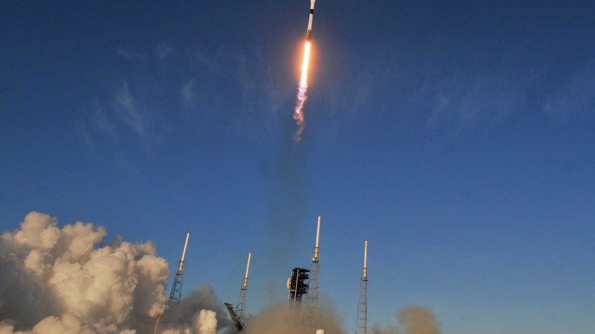 SpaceX rocket launch this weekend. Where to see liftoff from Florida