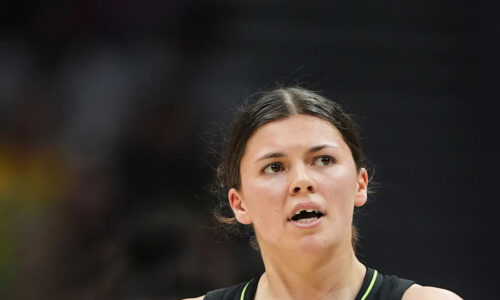 Storm’s Jade Melbourne chips front tooth diving for loose ball vs. Valkyries