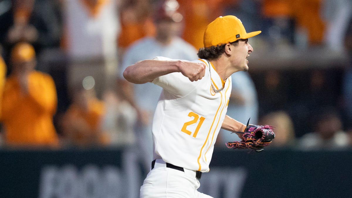 Tegan Kuhns has ‘incredible’ start against Texas with 15 strikeouts