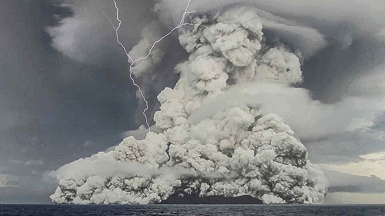 This volcano didn’t just erupt—it triggered a hidden atmospheric cleanup scientists never expected to see