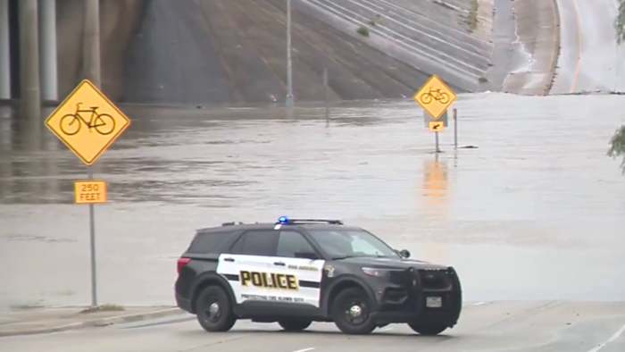 Thunderstorms, rainfall in San Antonio area on Friday