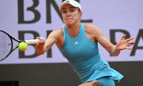 Two-time Rome champion Svitolina dominates Baptiste to reach last 16
