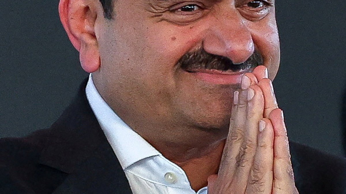 US drops fraud charges after billionaire Adani pledges $10bn investment | Courts News