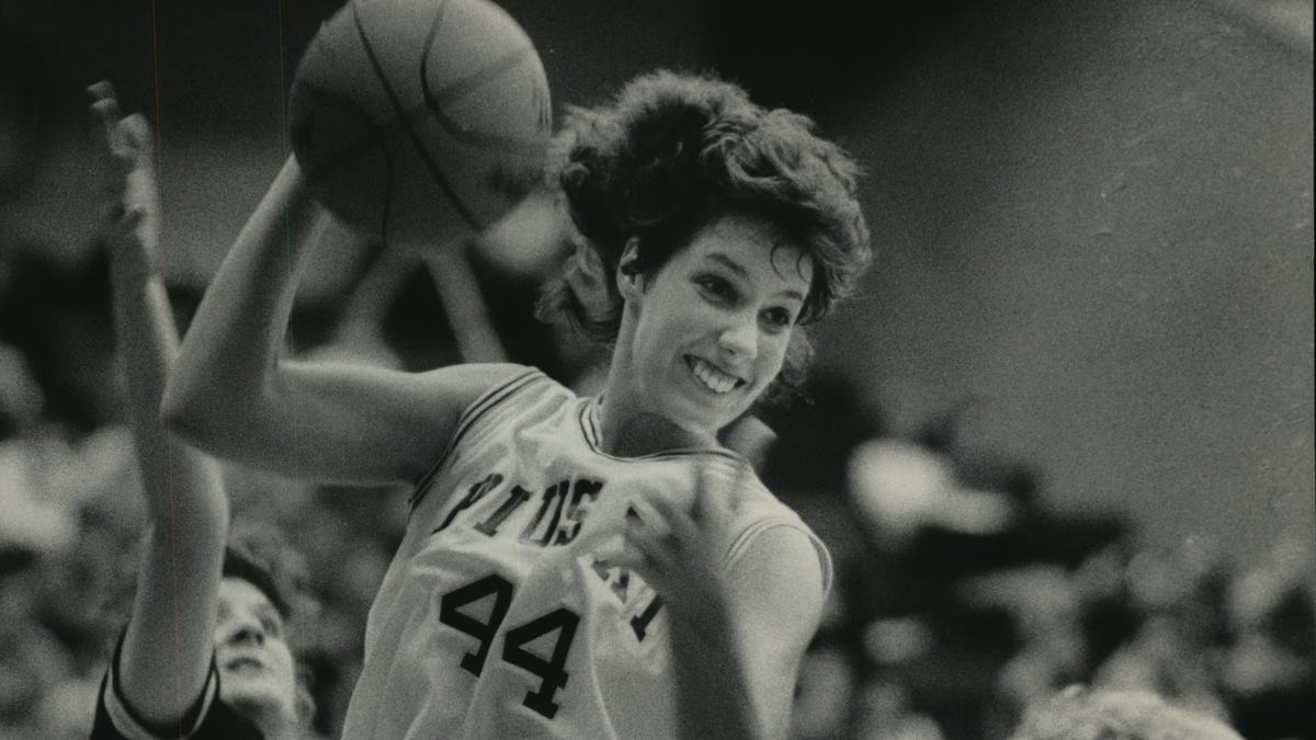 Vote for Wisconsin’s best-ever high school girls basketball players