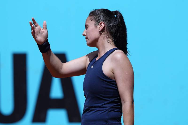 WTA Star’s “Swim in the Sh*t” Admission After Nearly Throwing Away Match That Ends in Controversy