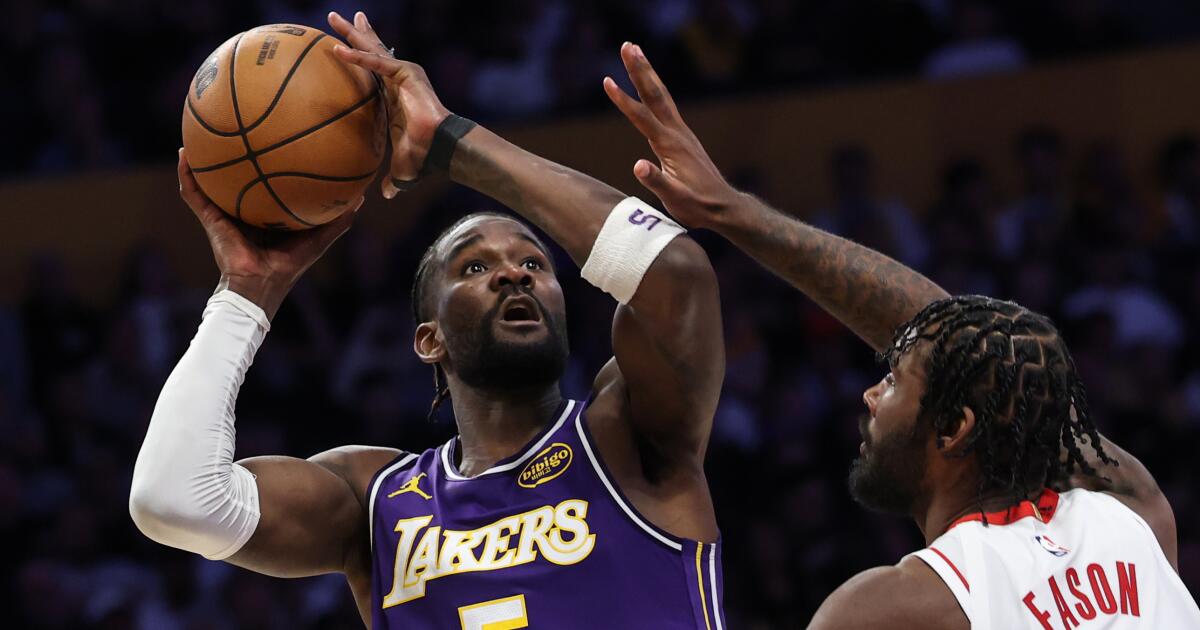 Why Deandre Ayton is key for Lakers playoff upset vs. Thunder