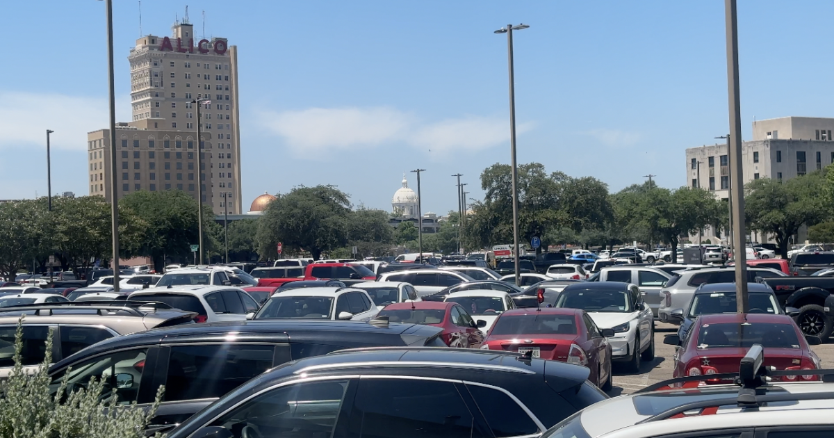 Willie Nelson concert and Baylor graduation bring surge to Waco businesses
