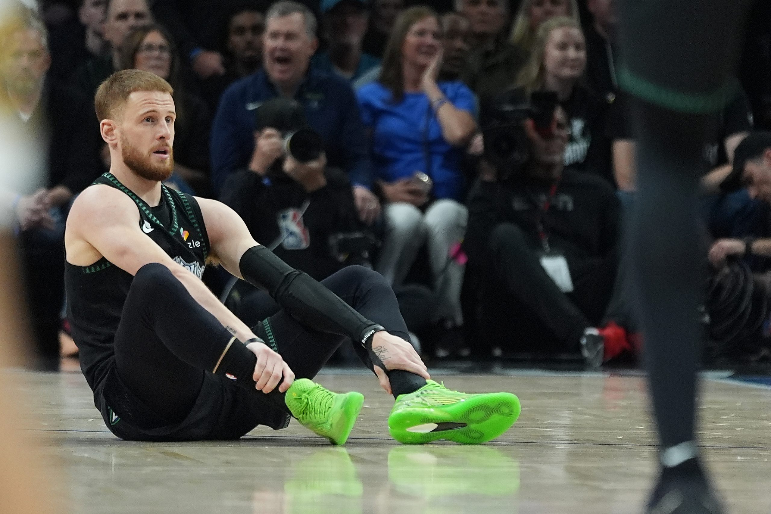 Wolves in tough spot for Game Six without Edwards, DiVincenzo